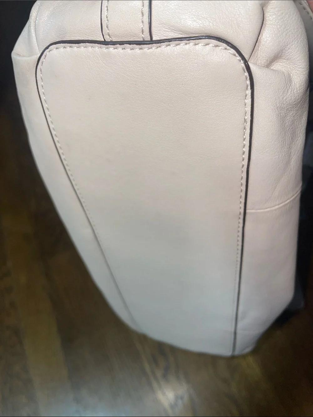 Coach great beige
